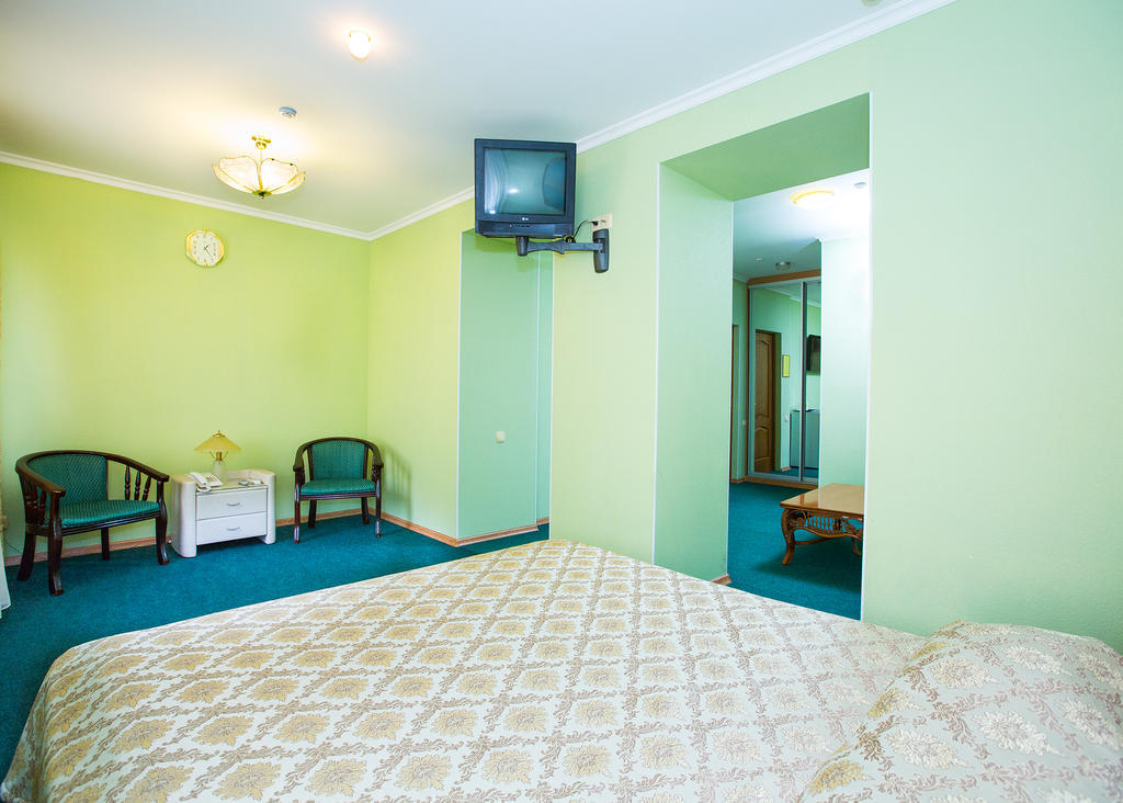 Oasis Hotel Odesa Cameră foto